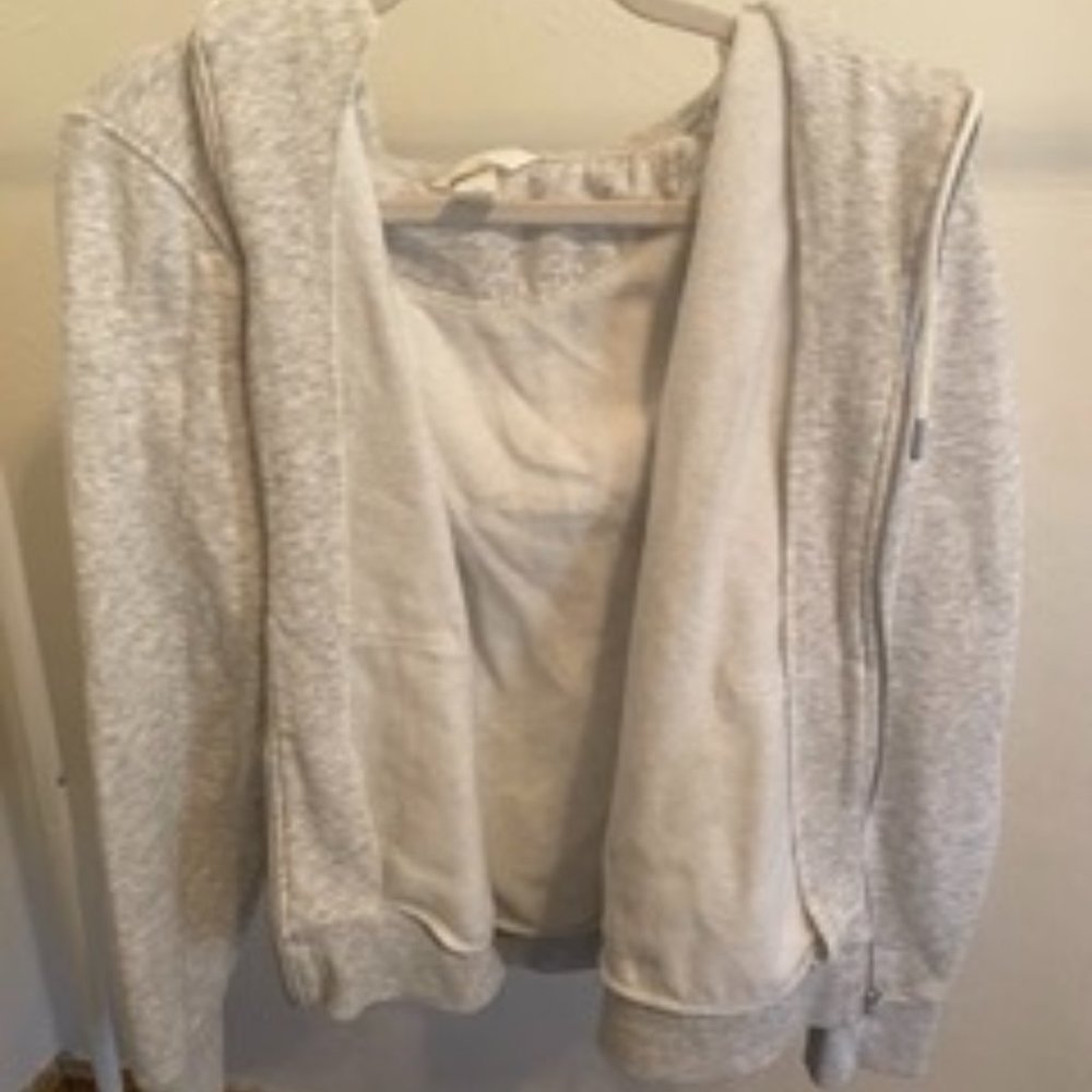 H&M Cropped Grey Hoodie Size M
